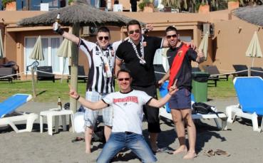 Фенове на Локо от Франция подариха 7 абонаментни карти