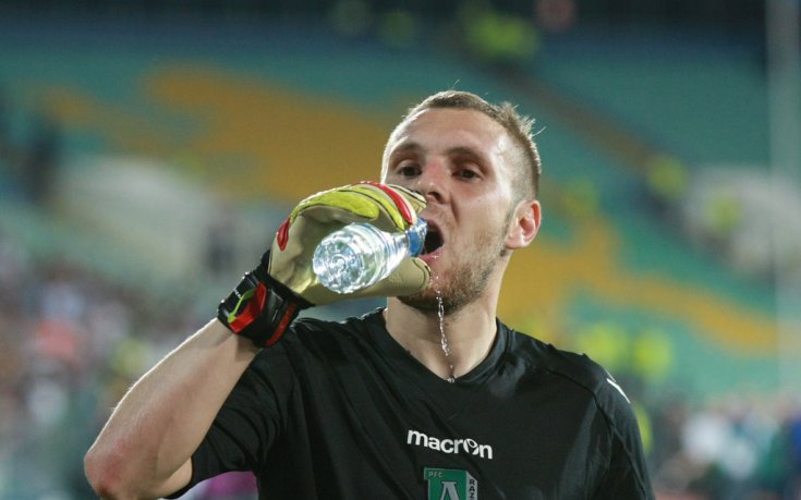 Двама от Лудогорец играха за победа на Румъния над Литва