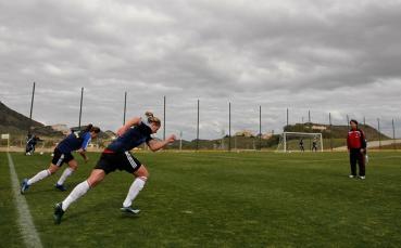 Женски футболен тим предизвика Юнайтед