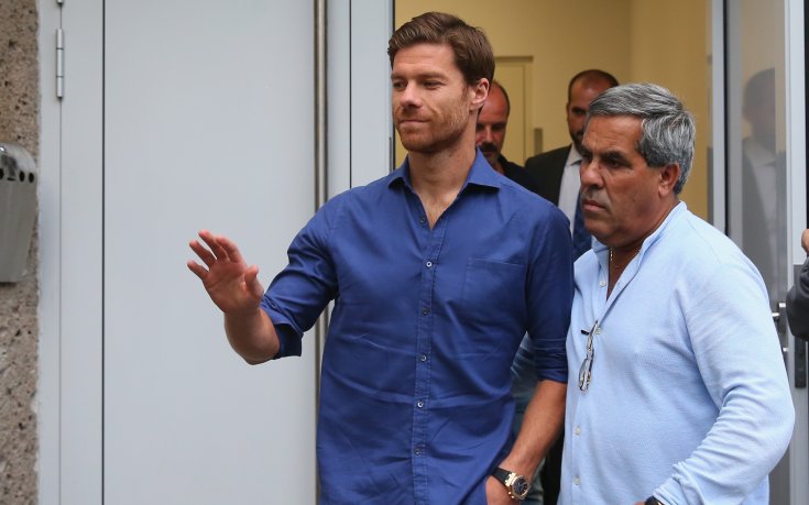 Бенатиа и Алонсо може да дебютират за Байерн още в събота