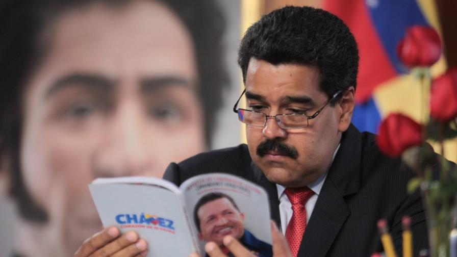 Във Венецуела замениха Бог с Чавес