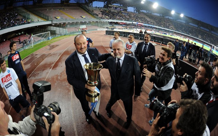 Президентът на Наполи застана зад Рафа Бенитес