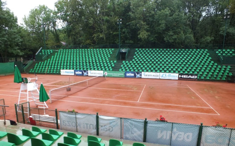 Лошото време отложи мачовете и от петия ден на Държавното по тенис