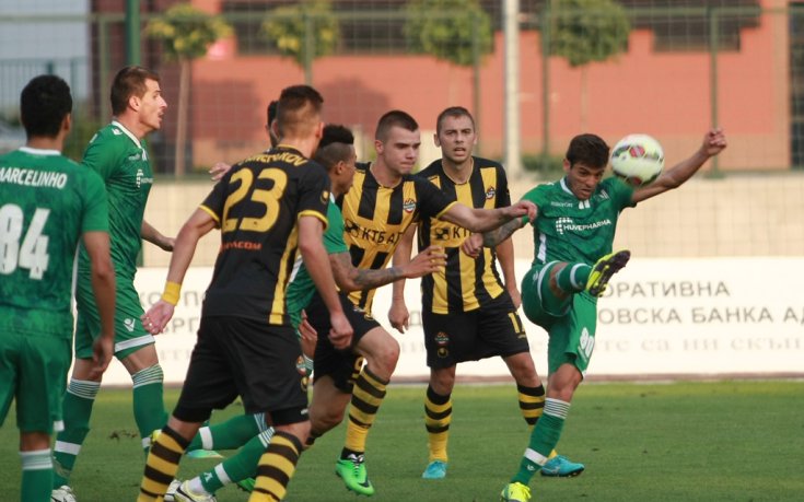 Ботев пускат фланелките от мача с Лудогорец на търг