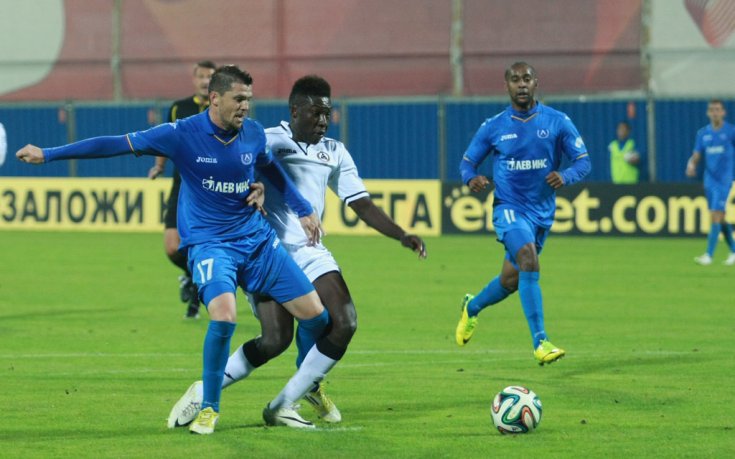 Левски приклещи Славия накрая