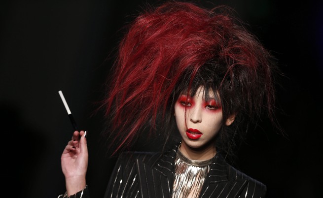 През юли Жан Пол Готие извади на подиума приличащи на вампири момичета за колекцията му висша мода, издържана в червено и черно