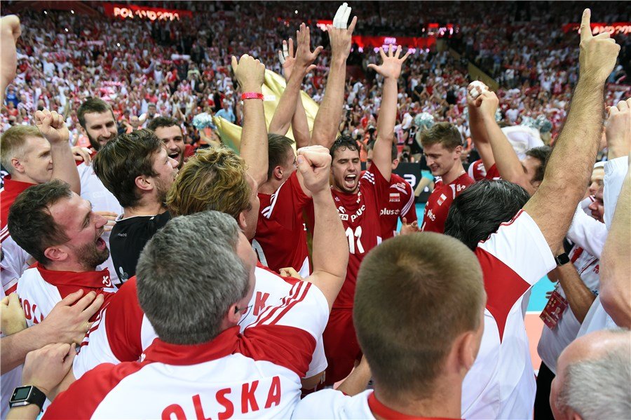 Финалът на Полша развълнува млади и стари1