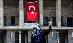 60% от жените в Турция се забулват, когато излизат от дома си