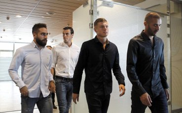 ВИДЕО: Гарет Бейл „прегази“ фенка