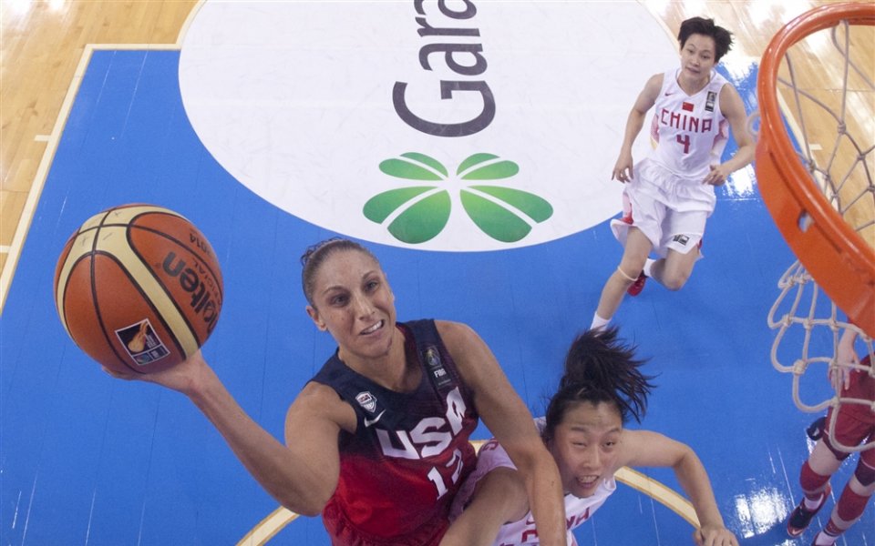 САЩ с убедителен старт на Световното по баскетбол за жени