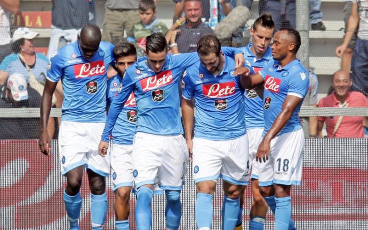 Наполи излъга Сасуоло, взе втора победа
