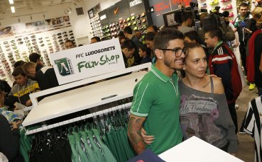 Стотици се снимаха със звездите на Лудогорец