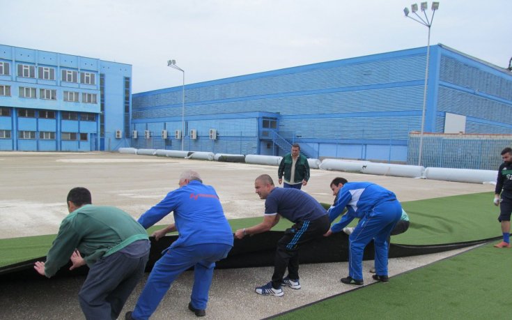 Дунав полага висок клас настилка на клубния стадион