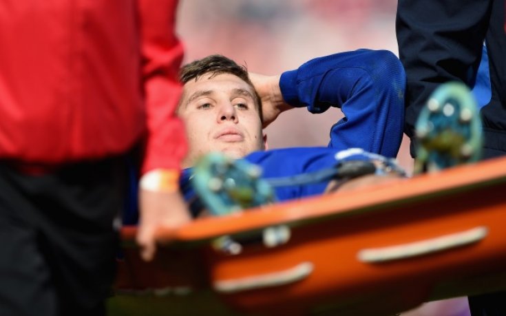 Проблеми за Англия, загуби защитник за мачовете си