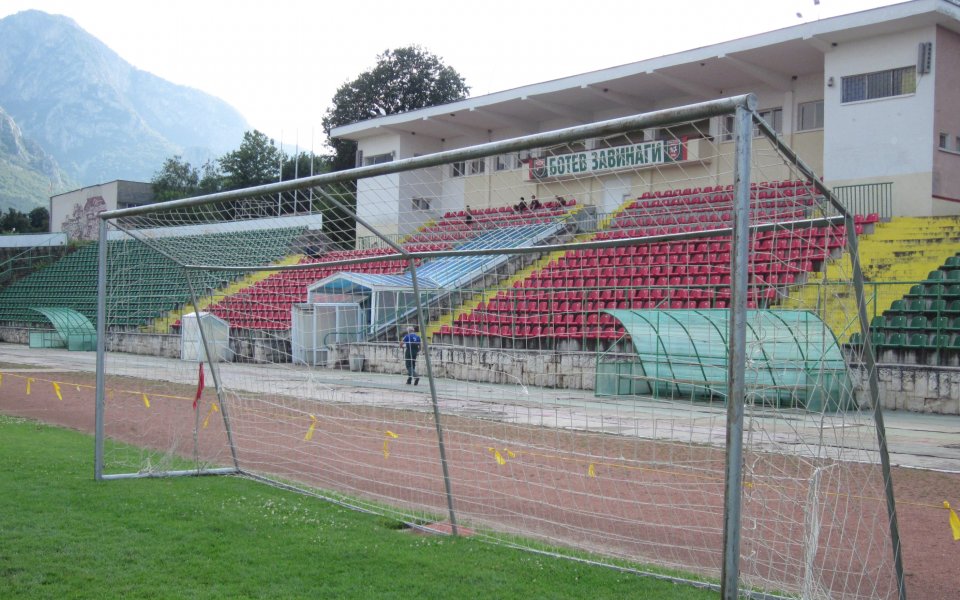 Започна ремонтът на стадиона във Враца