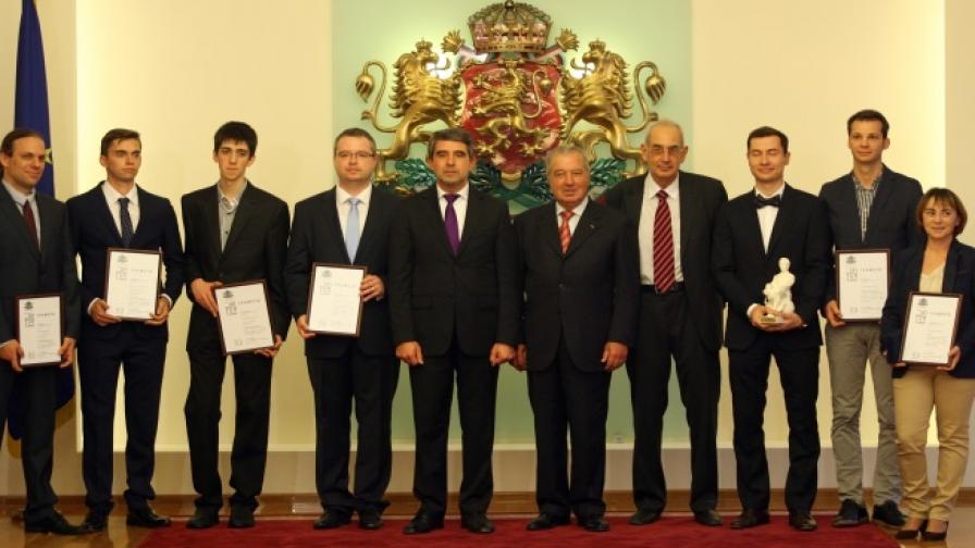 Млади учени получиха наградата „Джон Атанасов“