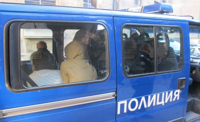 Каналджии карат нелегални имигранти в София