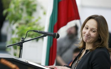 Министър Евгения Раданова ще награди спортисти и треньори с призови класирания