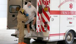 Великобритания въвежда гранични проверки за ебола