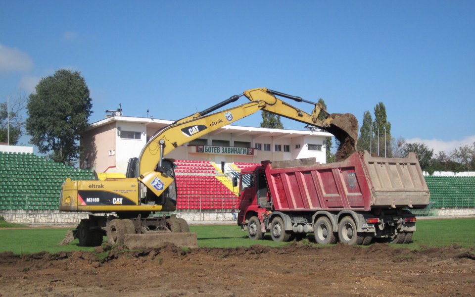 Ремонтът на стадиона във Враца продължава до март