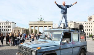 26 години с един автомобил около света