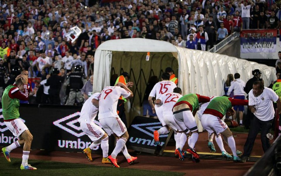 Албанците отказаха да излязат да доиграят мача срещу Сърбия
