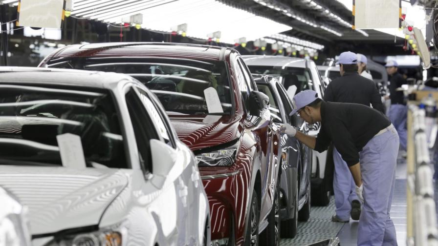 „Тойота“ изтегля нови 1,75 млн. автомобила в света