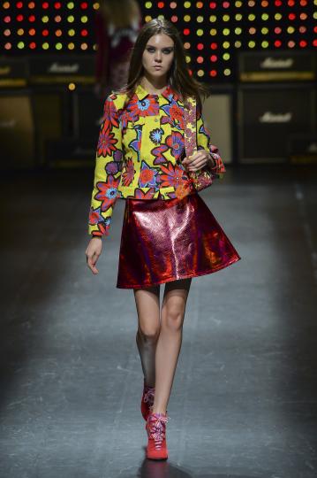 Цветя по роклите - снимка 23