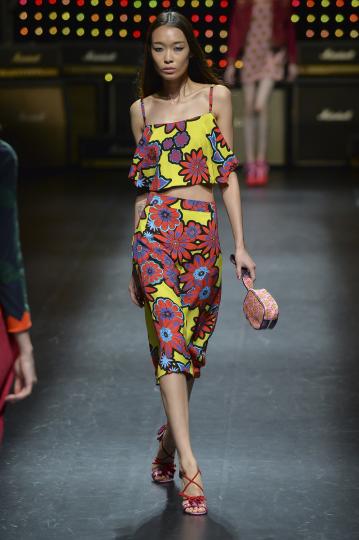 Цветя по роклите - снимка 17