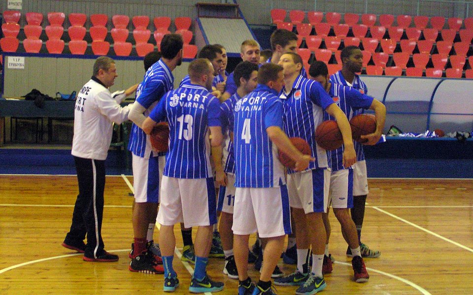 Играчите  на Черно море направиха урок по баскетбол за децата