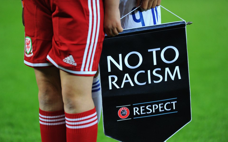 Специални послания „Не на расизма“ по време на Лудогорец – Базел