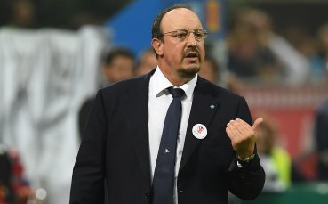 Бенитес отлага преговорите за нов договор с Наполи