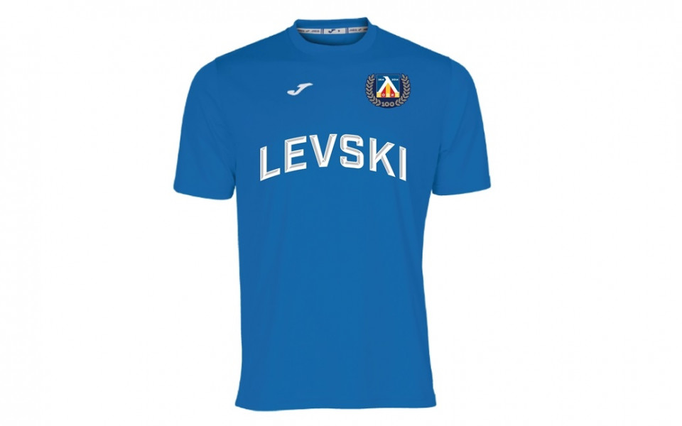 Левски продължава битката, клубът пусна специални тениски