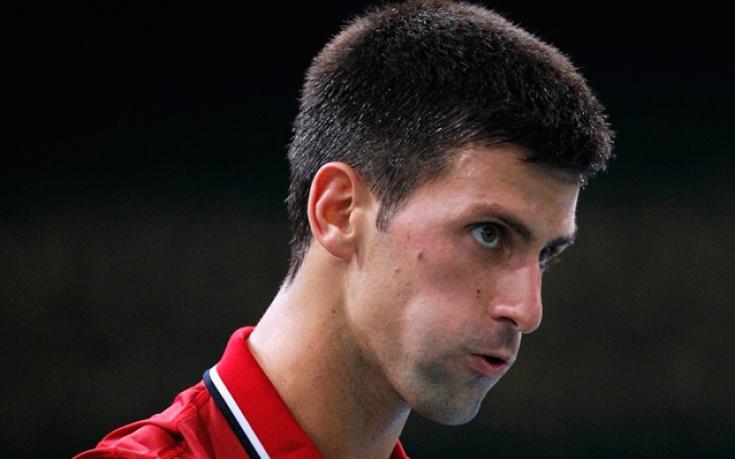 Джокович и Федерер стигнаха четвъртфиналите в Париж