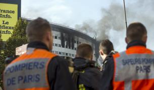 Пожар избухна в сградата на общественото радио в Париж