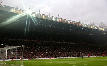 Запалянко от Тайланд си направи сватба на стадион 