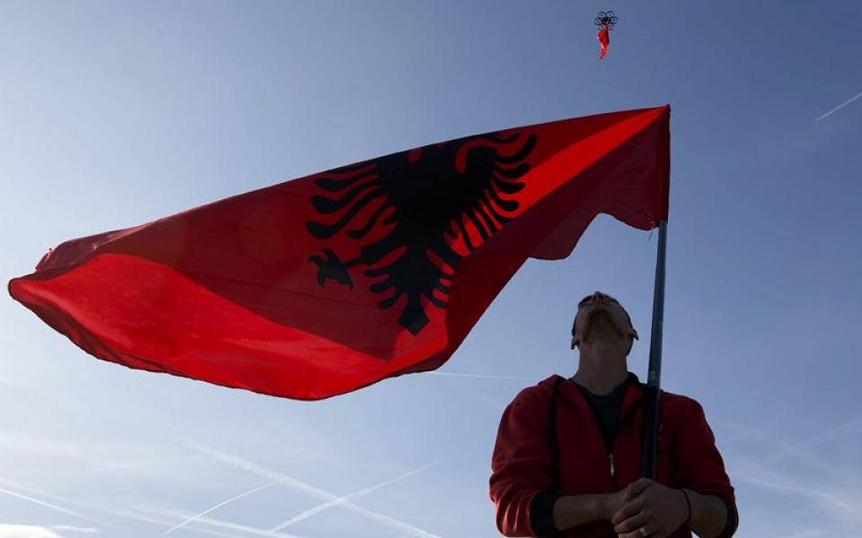 Албански протест пред централата на УЕФА в Нион