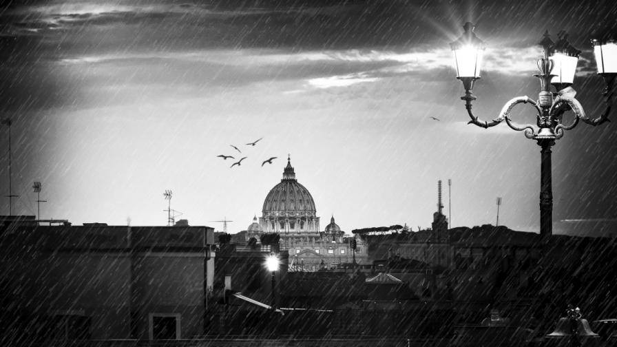 Опасения за "невиждани" дъждове блокираха Рим