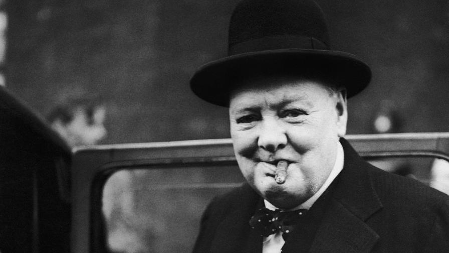 "Ще се бием по плажовете": За над 22 000 долара продадоха зъбни протези на Чърчил