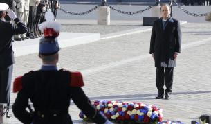 Самолет с транспарант призова: Оланд, подай оставка