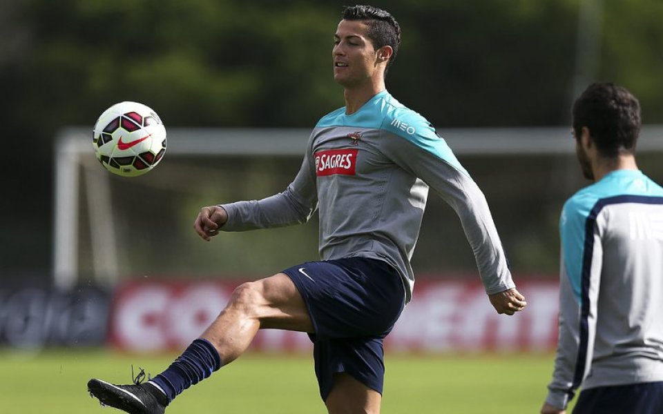 Кристиано Роналдо тренира отделно от групата на Реал
