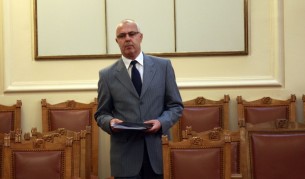 Министър Вучков в Народното събрание