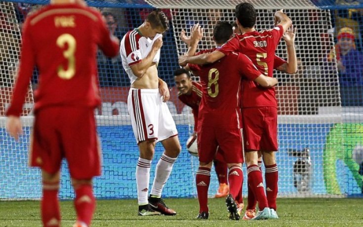 Испания с лек успех, Словакия продължава да бие наред