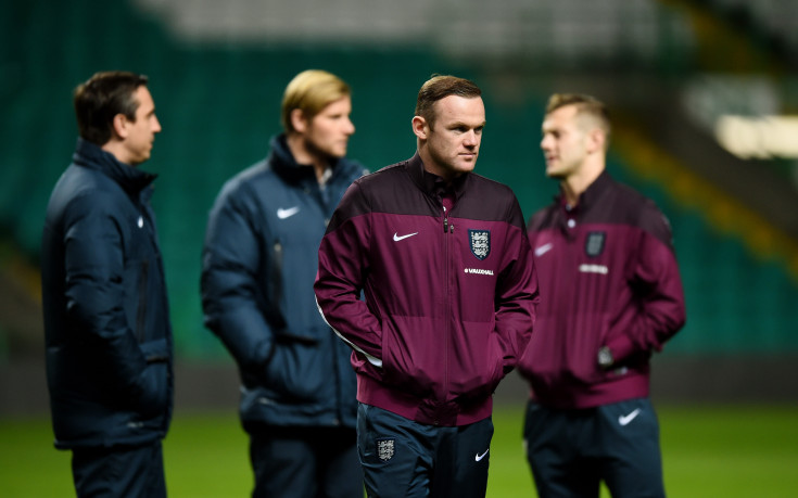 ВИДЕО: За мач номер 100 с националния Рууни получи нова награда