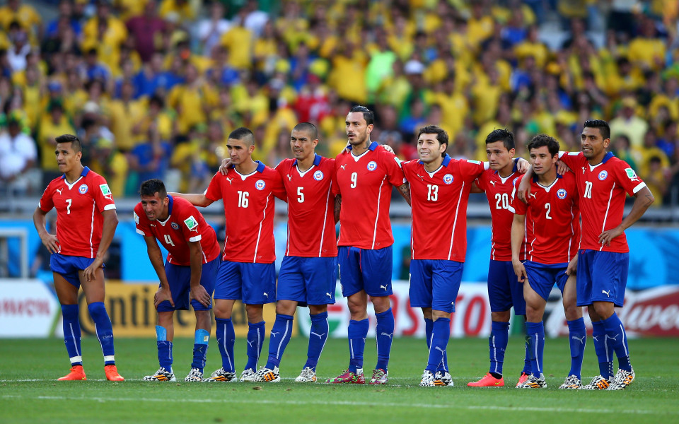 СНИМКА: Чилийските футболисти се снимаха с талисмана на Копа Америка 2015