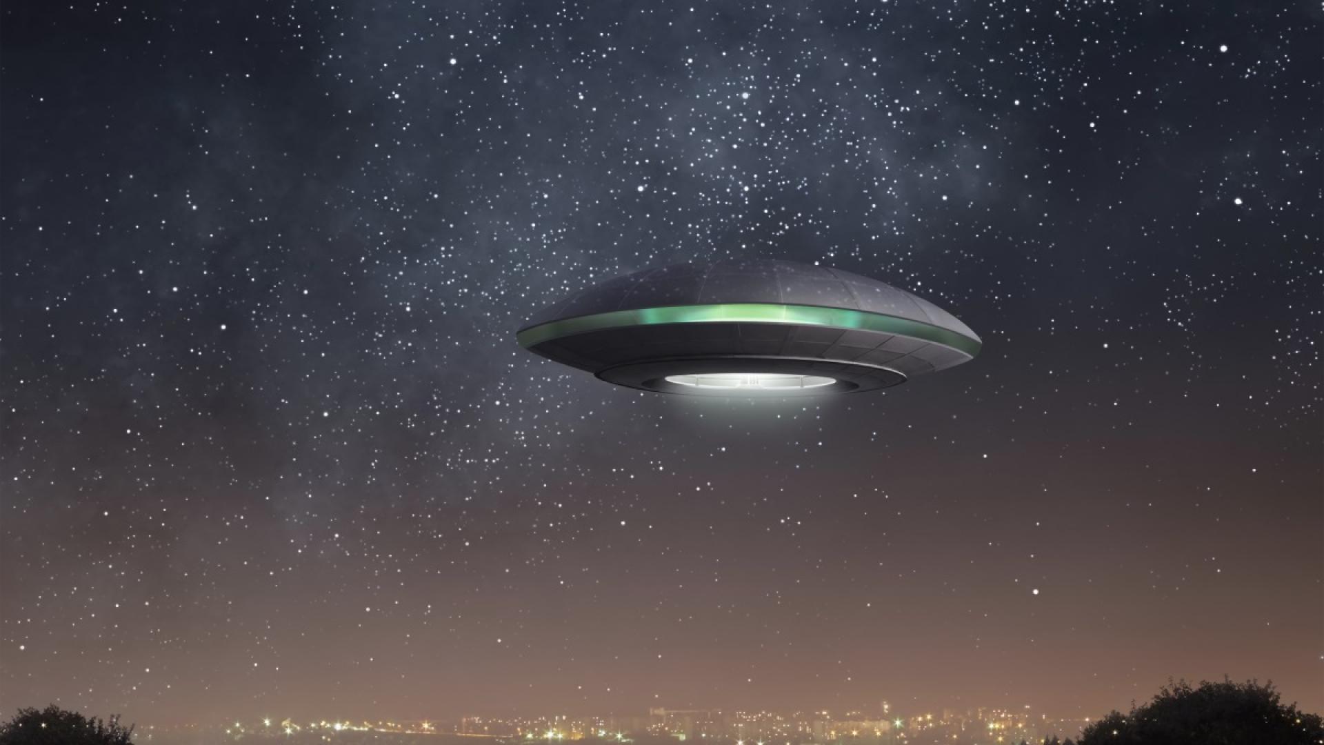 Нова снимка за която се твърди че показва НЛО с