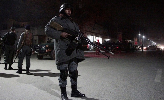 Взривове разтърсиха дипломатическия квартал в Кабул