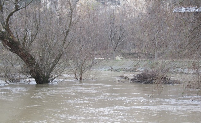 Опасността от наводнение в Елхово остава