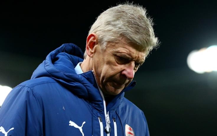 ВИДЕО: Венгер жестоко освиркан от фенове на Арсенал