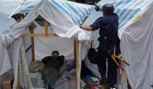 Хонконг: Полицията разчисти основния лагер на протестиращите